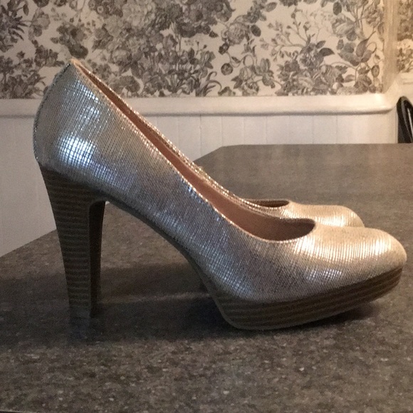 Pumps (gold) - Picture 1 of 5